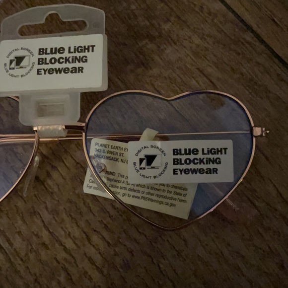 NWT Planet Earth Eyewear Rose Gold/Pink Heart Shaped Sunglasses - Picture 7 of 16